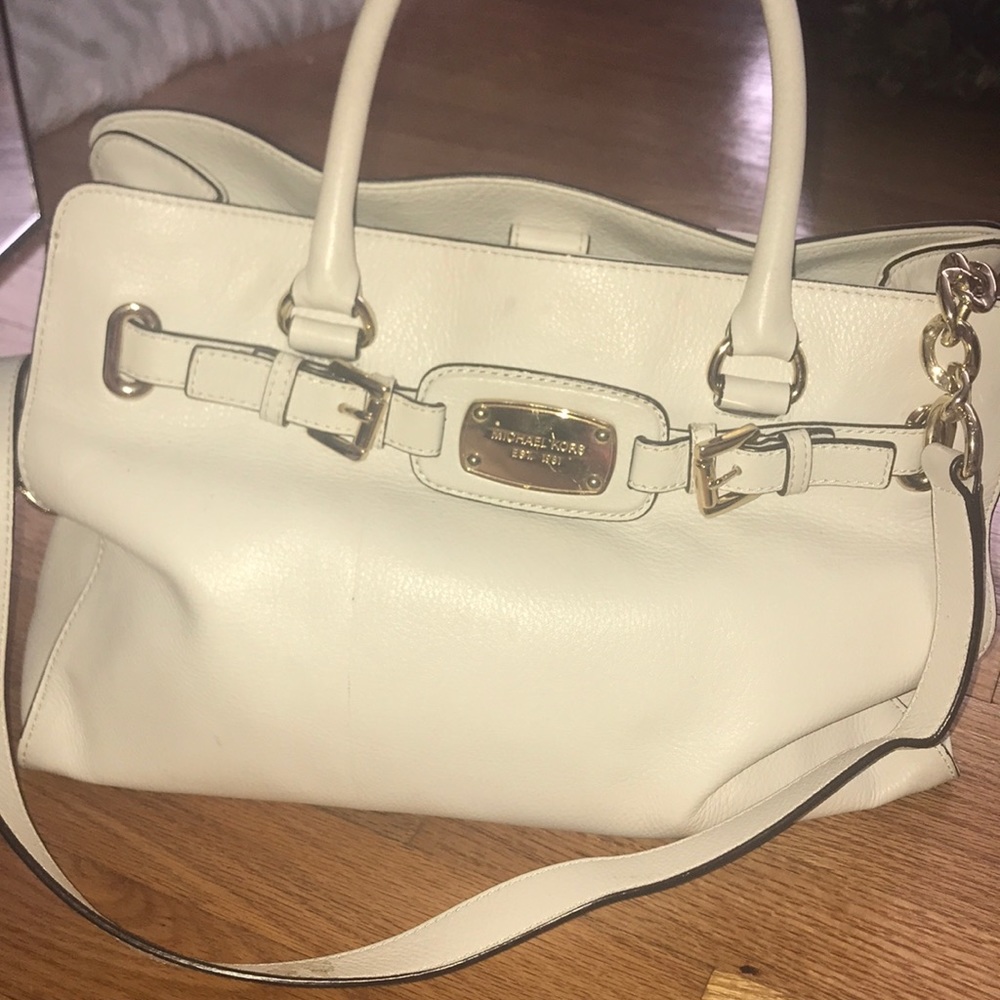 Micheal Kors beige handbag